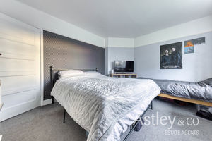 bedroom1- click for photo gallery